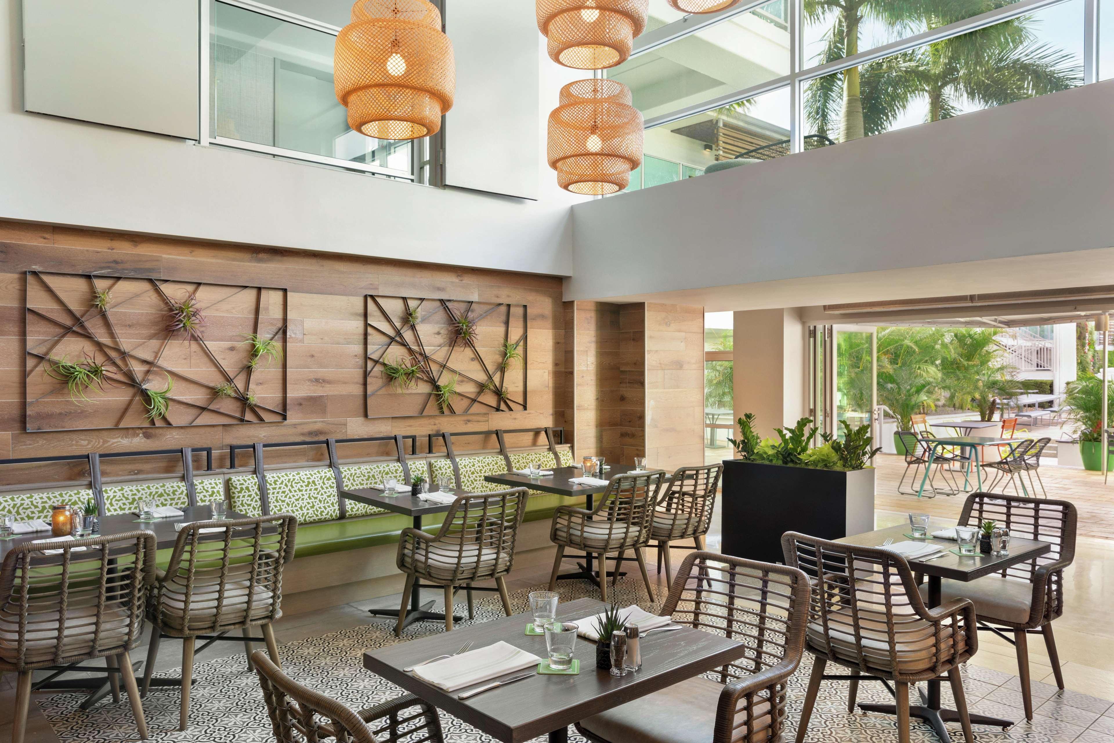 Hotel Alba Tampa, Tapestry Collection By Hilton Екстериор снимка